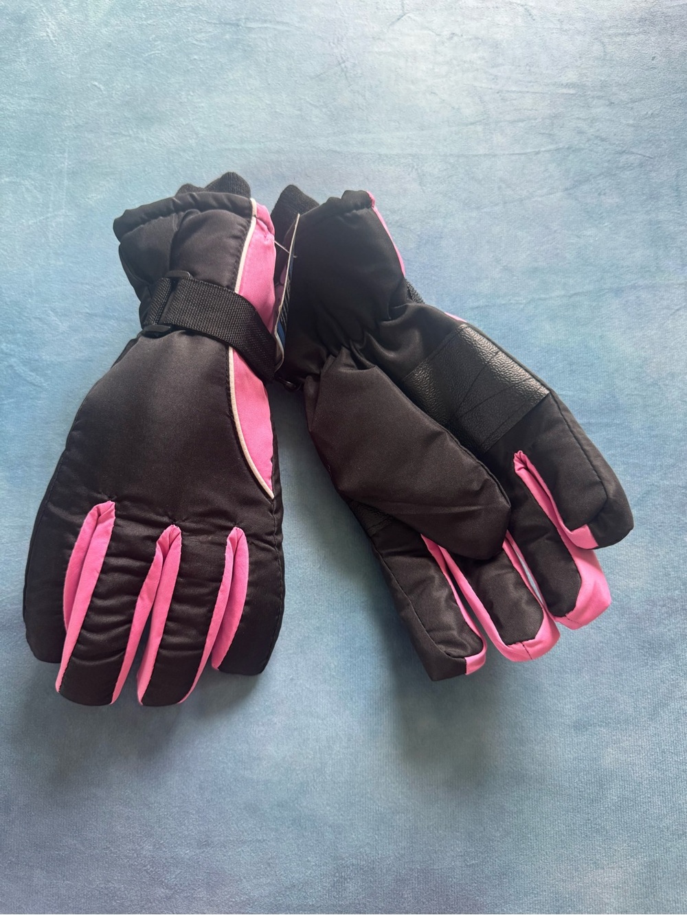 Insulated Black and Pink Winter wome’s ski Gloves - Women's Cold-Weather Mittens